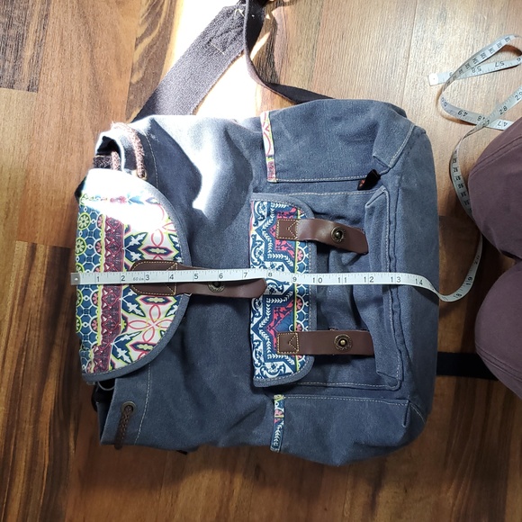 Gray Geometric Pattern Backpack with Drawstring Closure - Picture 12 of 12